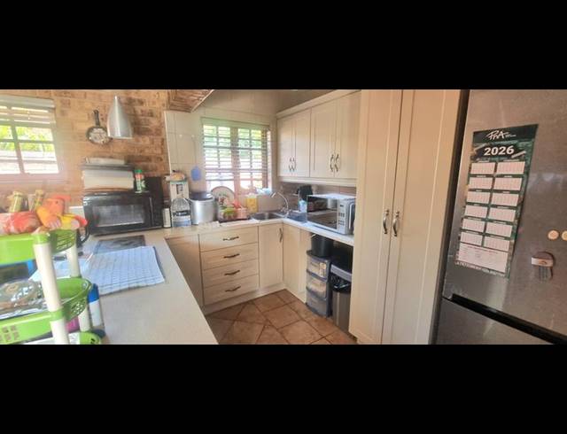 6 BEDROOM HOUSE FOR SALE IN ZWARTKOP
